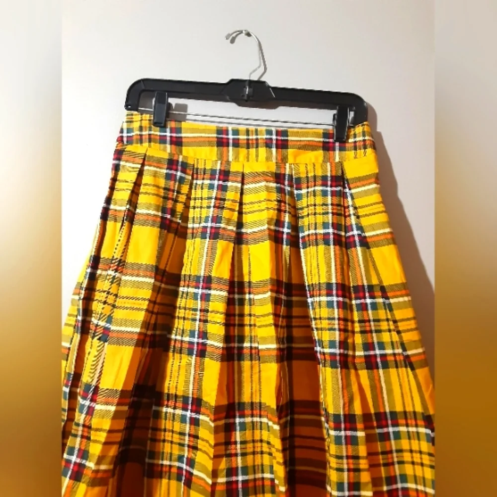 Dresstore NWT Women's Plaid Skirt Yellow Multicolor Size M Acadamia Preppy - Picture 2 of 4